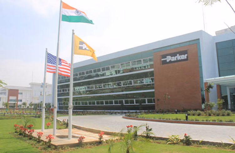 Smart energy-efficient building design